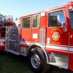 Román Cota entrega maquina extinguidora al Heroico Cuerpo de Bomberos de Tecate